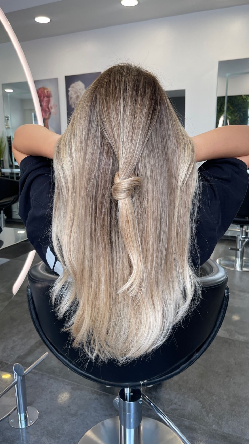 Balayage in Wien – Perfekte Farbverläufe bei Hair by Ulli – Natürlich aussehende Strähnentechniken für sonnengeküsstes Haar. 	•	Balayage-Experte in Wien – Hair by Ulli, Zieglergasse 17 – Präzise Farbverläufe für einen frischen, natürlichen Look.